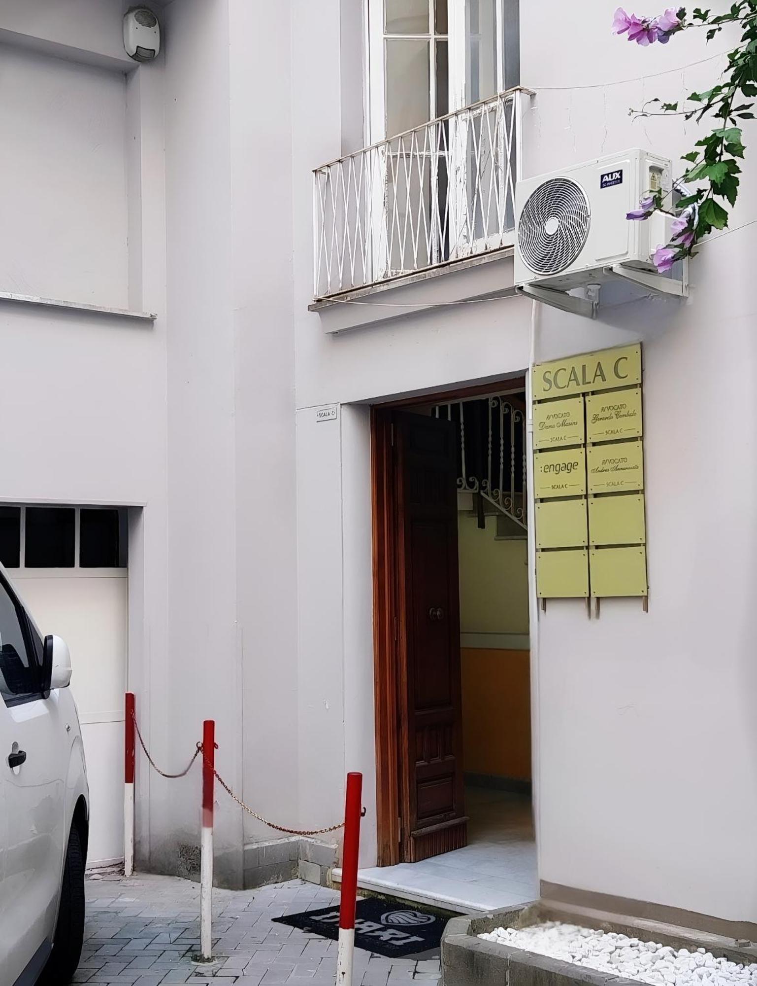 Casa Vacanza La Maison De Losyram Art Salerno Zewnętrze zdjęcie