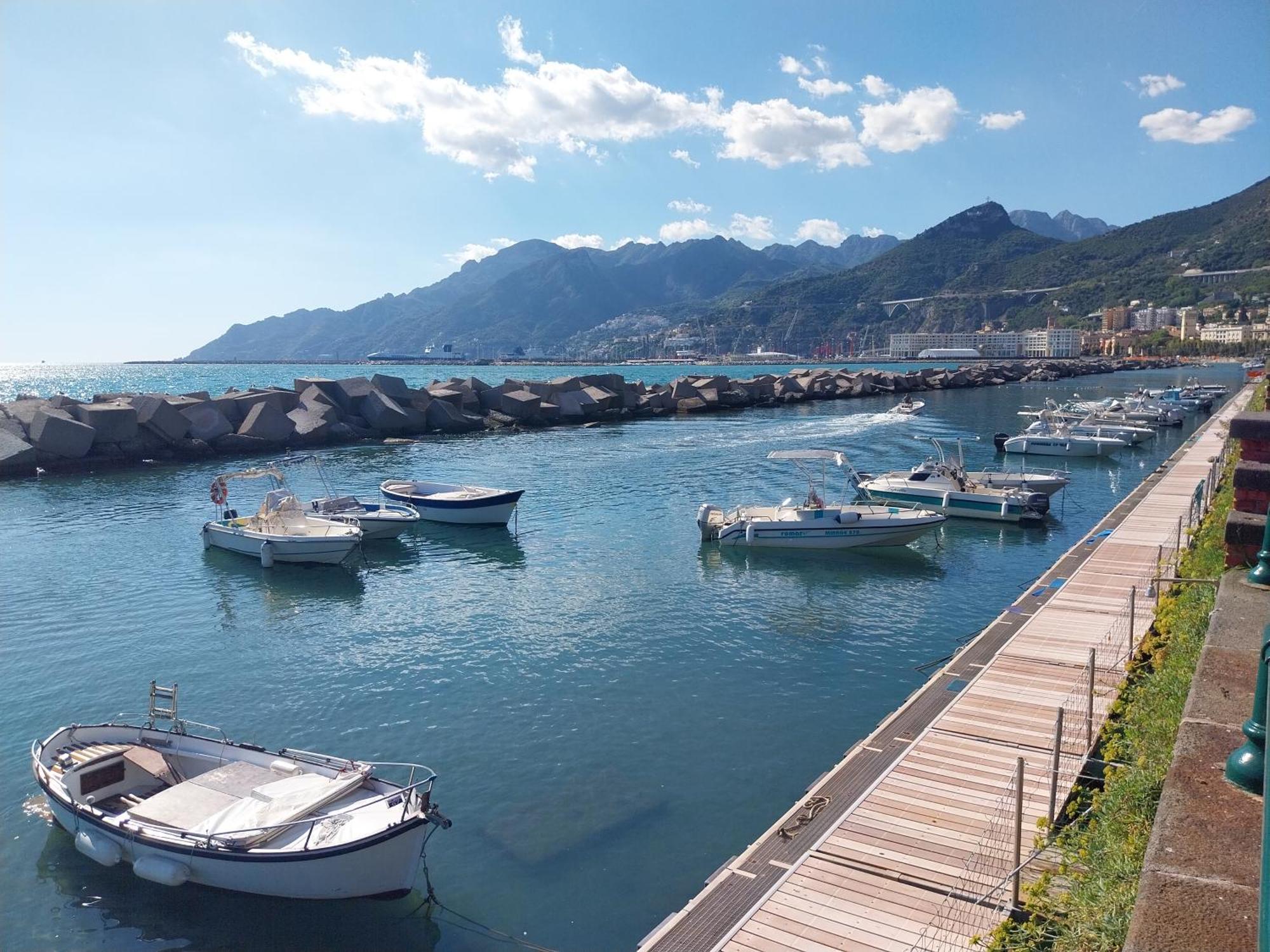 Casa Vacanza La Maison De Losyram Art Salerno Zewnętrze zdjęcie