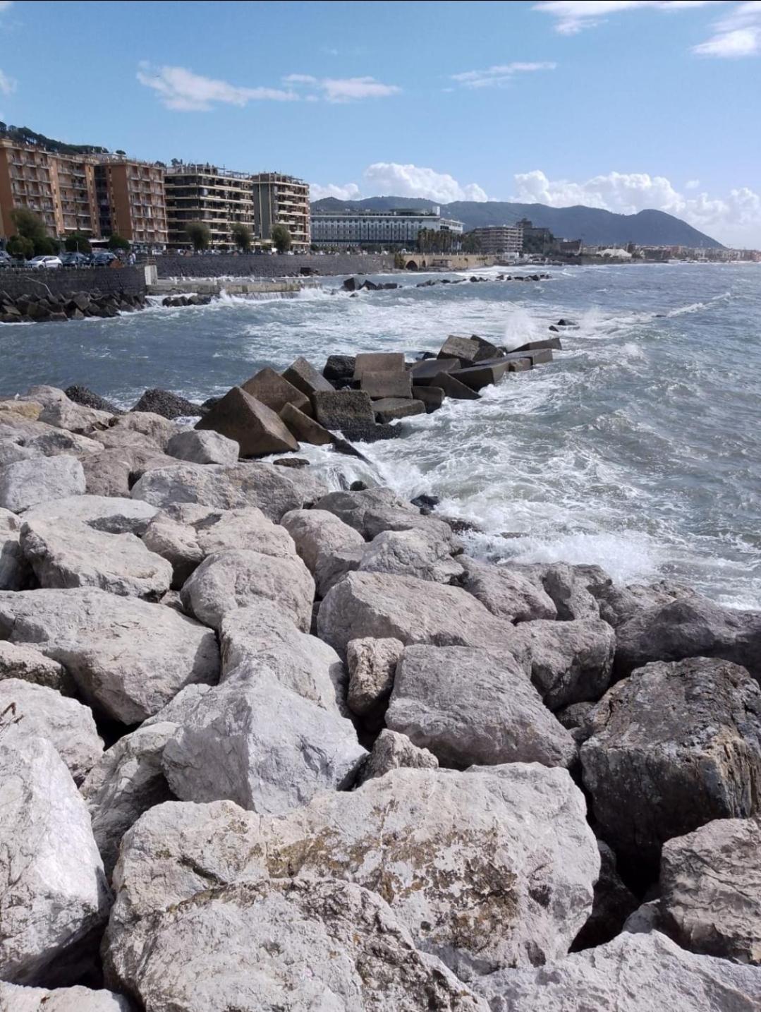 Casa Vacanza La Maison De Losyram Art Salerno Zewnętrze zdjęcie